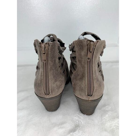 Fergalicious Womens Size 8.5M Braided Ankle Heeled Boots Taupe Faux Suede - Picture 3 of 8